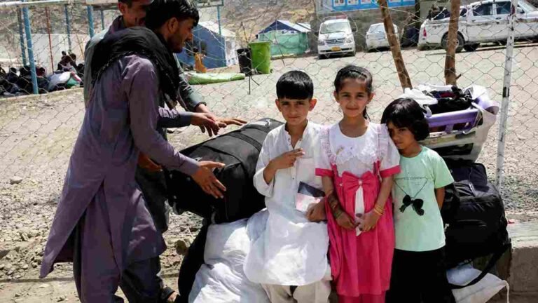 Nearly 100,000 Afghan Refugees Return Home In One Month