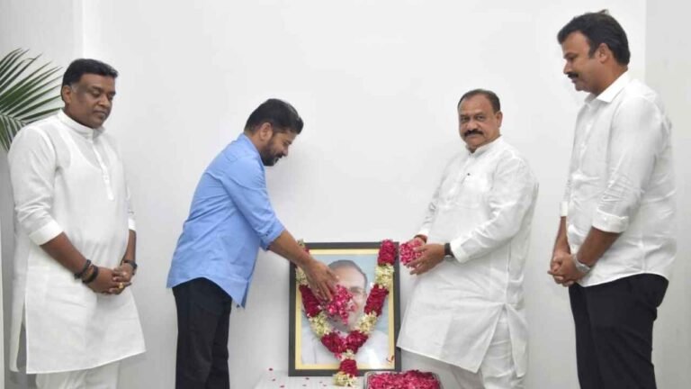 Revanth Reddy Pays Tribute To Jaipal Reddy On Death Anniversary