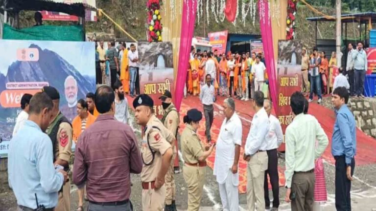 Amarnath Pilgrims Receive Warm Welcome At Chanderkote