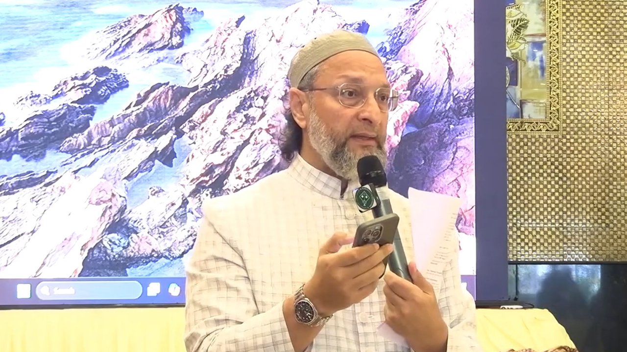 Asaduddin Owaisi Holds SIR Workshop for Lawyers in Hyderabad