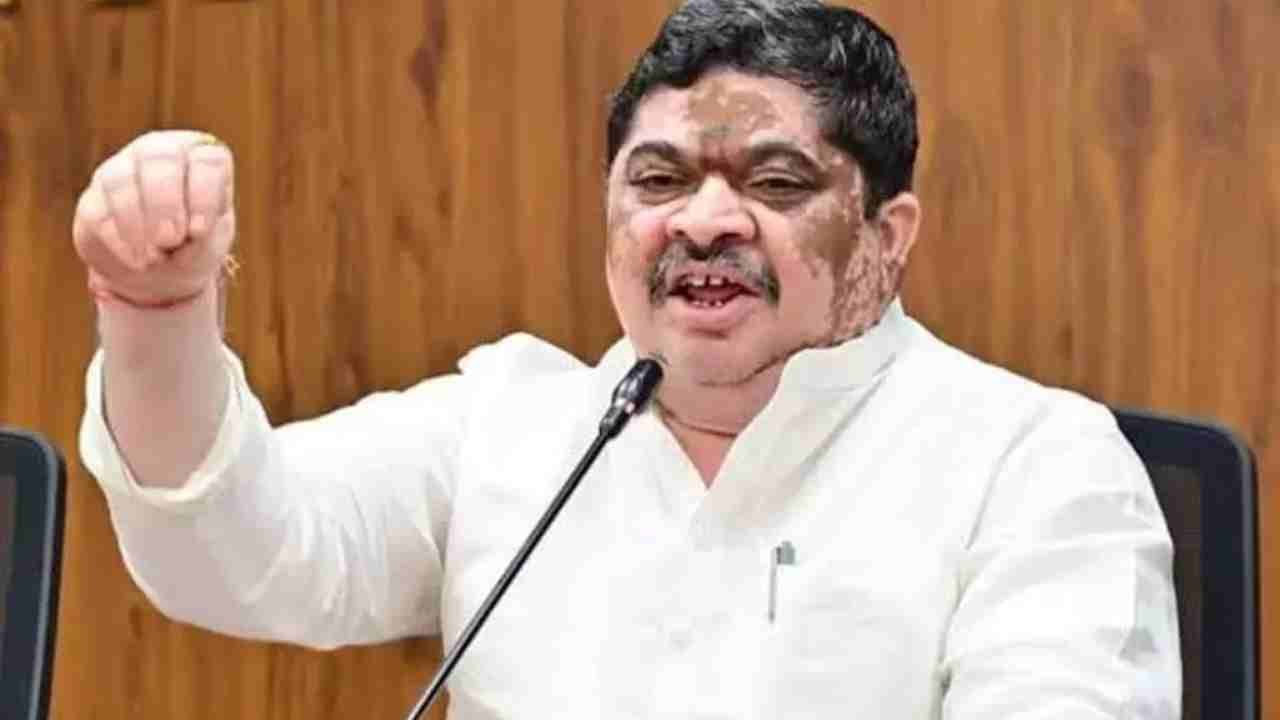 Ponnam Prabhakar Anger On BP For Using Name Of Lord Ram To Gain Political Power