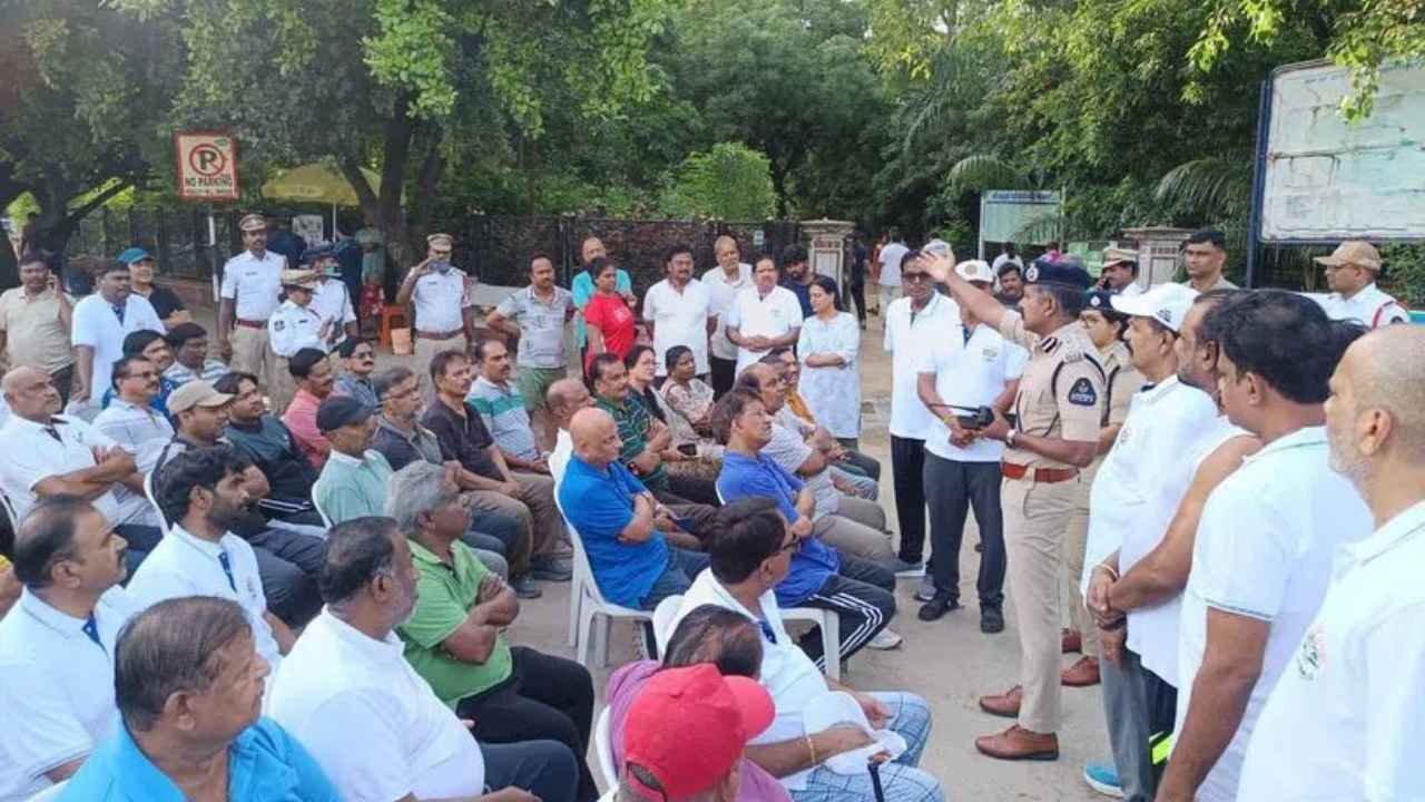 Hyderabad Traffic Police Seek KBR Park Walkers’ Views on One-Way Plan