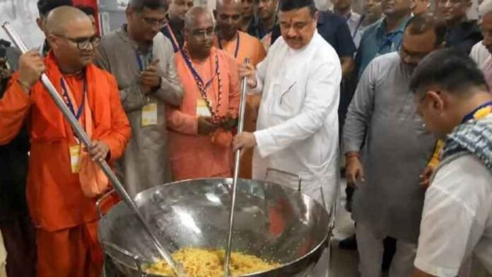 West Bengal CM Inaugurates ISKCON Mega Kitchen to Serve Mid-Day Meals to 44,000 Students
