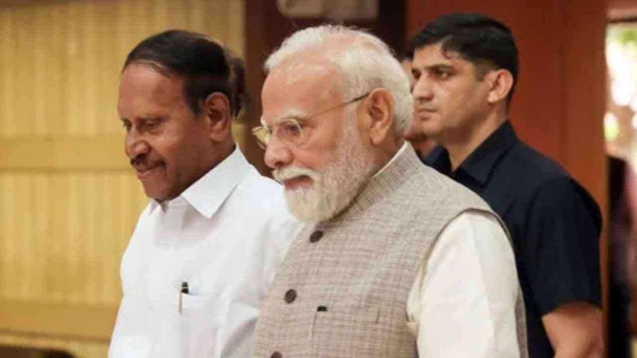 PM Modi Hosts Breakfast Meeting With 37 BJP MPs During Monsoon Session
