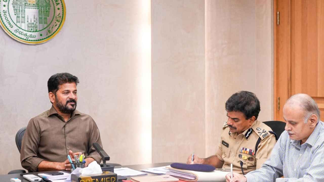 Revanth Reddy Directs Transparent Recruitment For 7,437 Police Posts