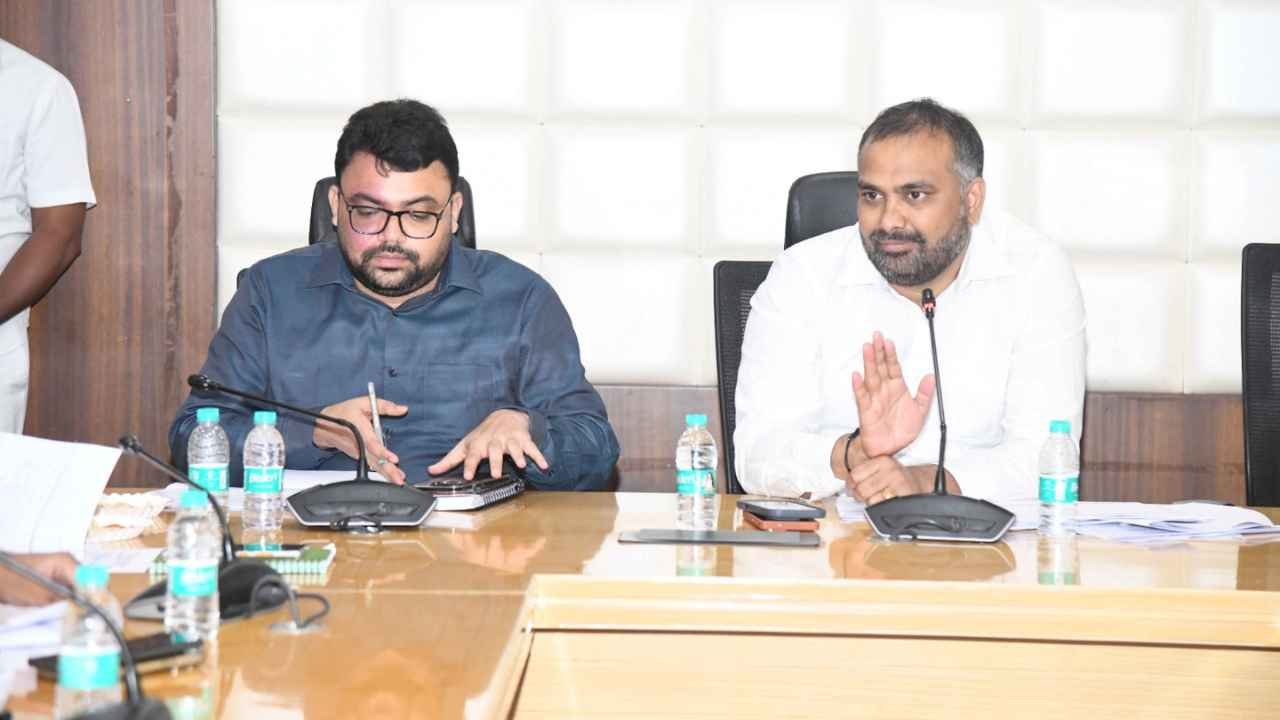 Hyderabad DEO Reviews SIR 2026 Progress With Political Parties