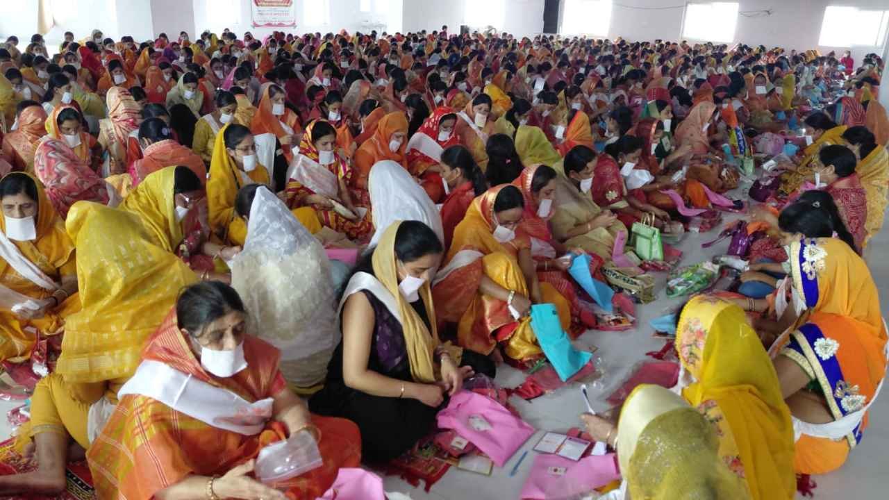 Over 1,008 Jain Women Chant Namoththunam In Hyderabad