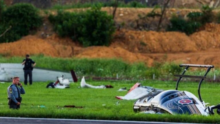 Pilot Killed After Plane Collides With Police Helicopter Near US Runway
