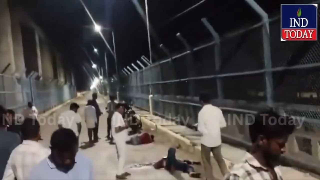 Two Youths Killed In A Bike Crash Near Jurala Project In Gadwal