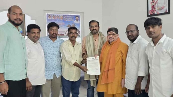 Telangana Auto Drivers Strike Sparks Concern Over School Transport