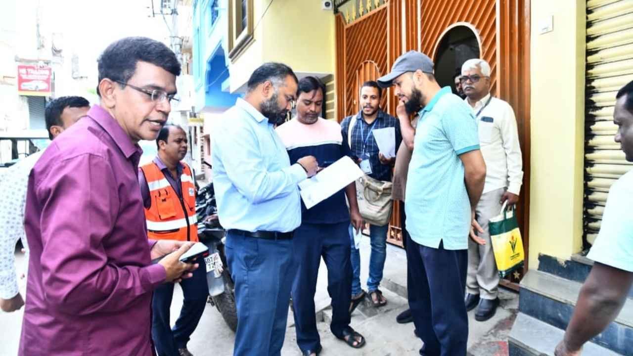 GHMC Commissioner RV Karnan Reviews SIR Notice Distribution