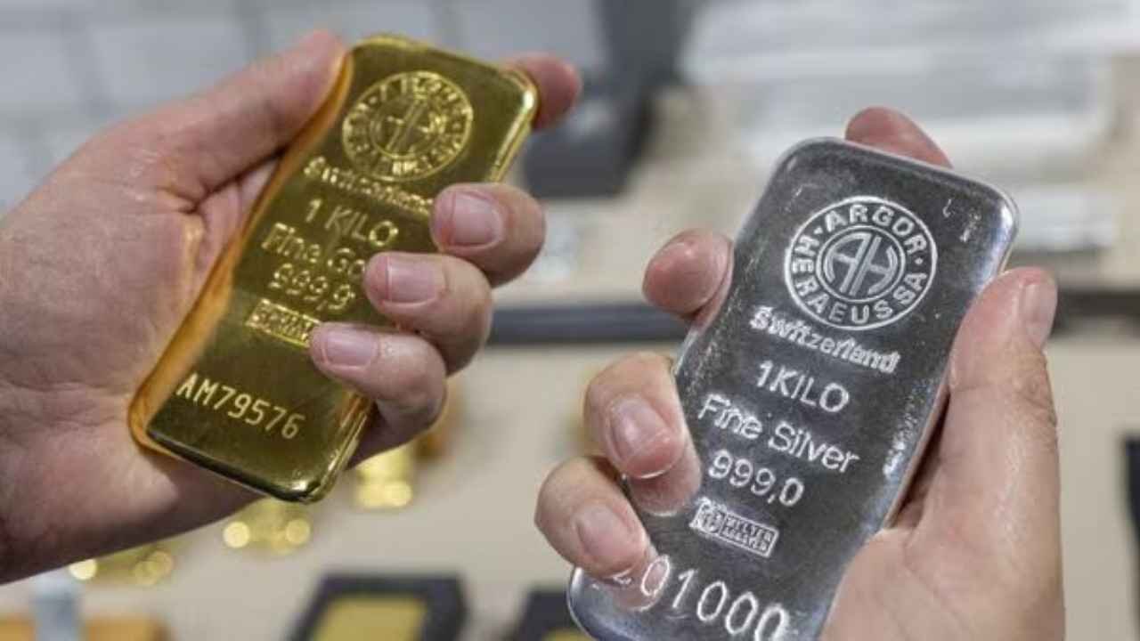 Gold And Silver Rate In Hyderabad Falls: Check Latest 22 & 24-Carat Prices
