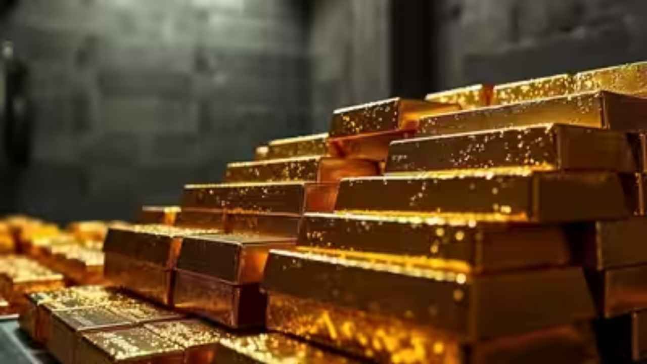 Gold Prices In Hyderabad Drops: Check Latest 22 & 24-Carat Rates