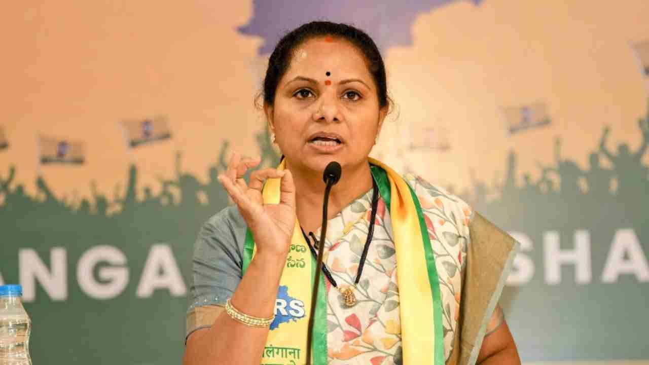 Kavitha Alleges Harish Rao Plot to Take Over BRS