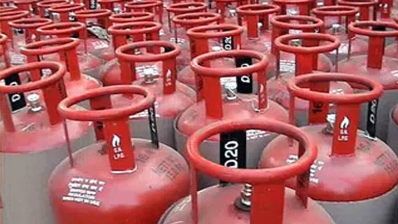 Telangana Govt. Extends Rs. 500 LPG Scheme To Five Lakh More Benefits