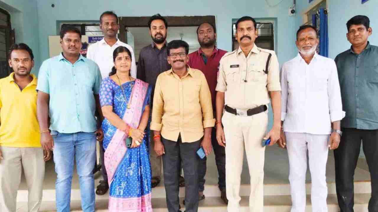 BRS Leaders Arrested For Protesting Against Power Cuts