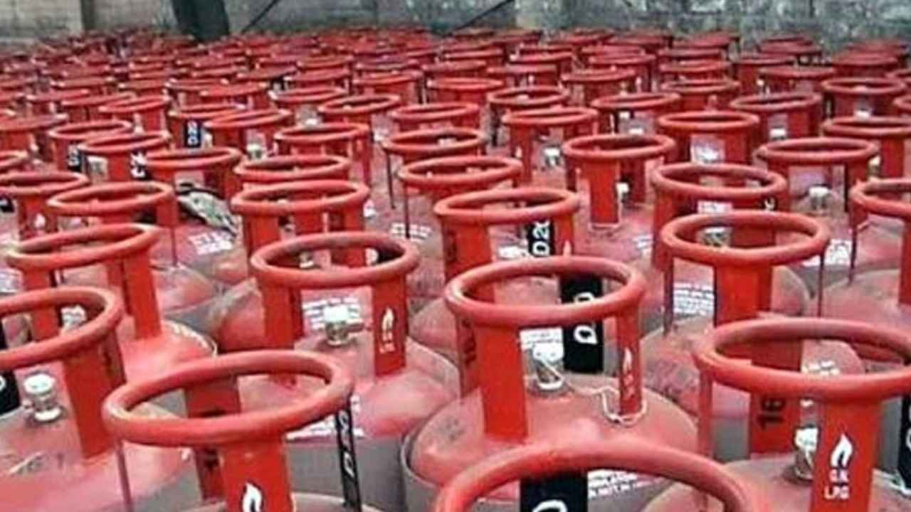 Centre Allows Rural LPG Users To Book Refill Every 25 Days