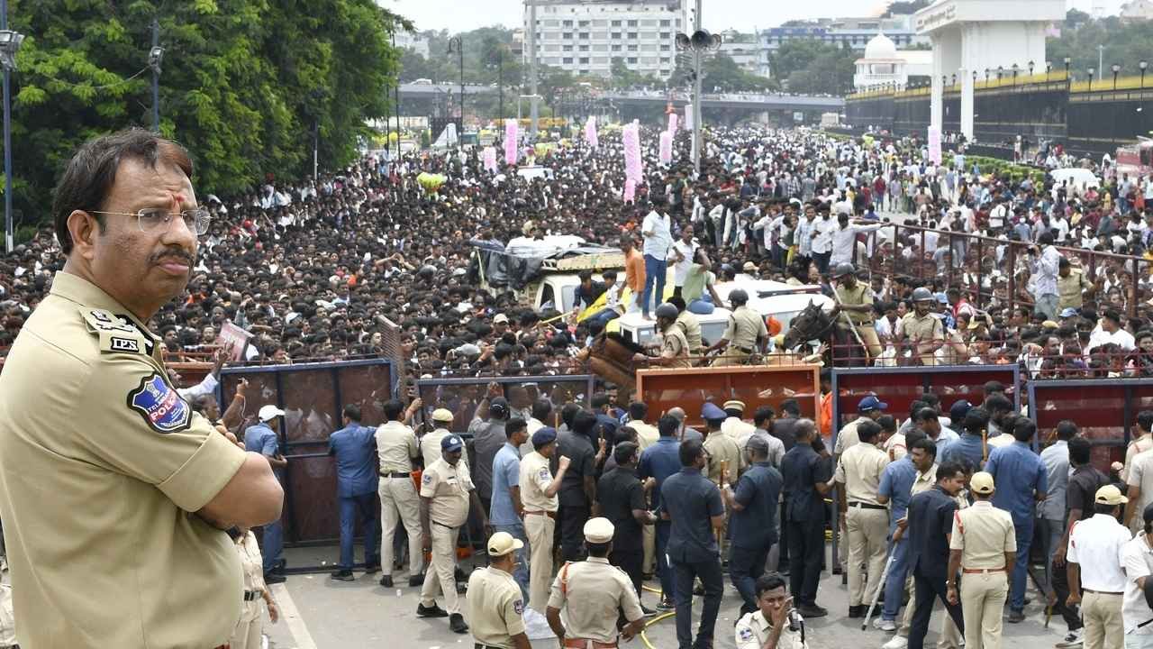 Ganesh Immersions Completed Peacefully, CP Sajjanar Congratulates Police