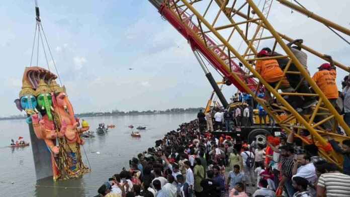 Amidst A Massive, Multi-Layered Police Bandobast, Khairabad Ganesh Idol Was Immersed