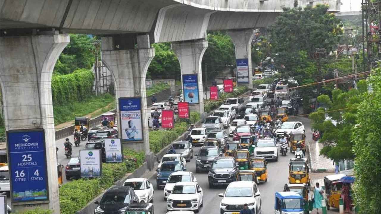 Hyderabad Civic Bodies Join Traffic Police To Ease Peak-Hour Congestion