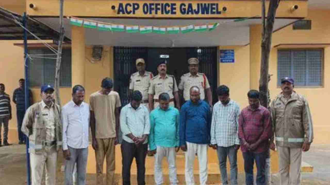Police Arrest BRS Leaders Over Turmeric Water Protest Near KCR Residency