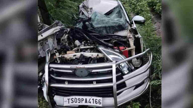 SI, Driver Injured In A Road Accident In Khammam