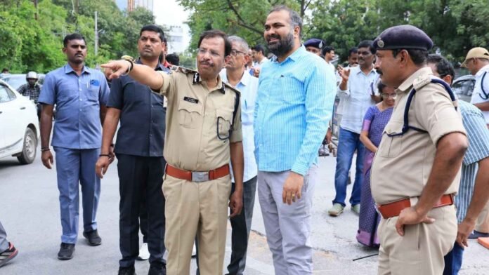 Hyderabad CP, GHMC Commissioner Review One Way Traffic Around KBR Park