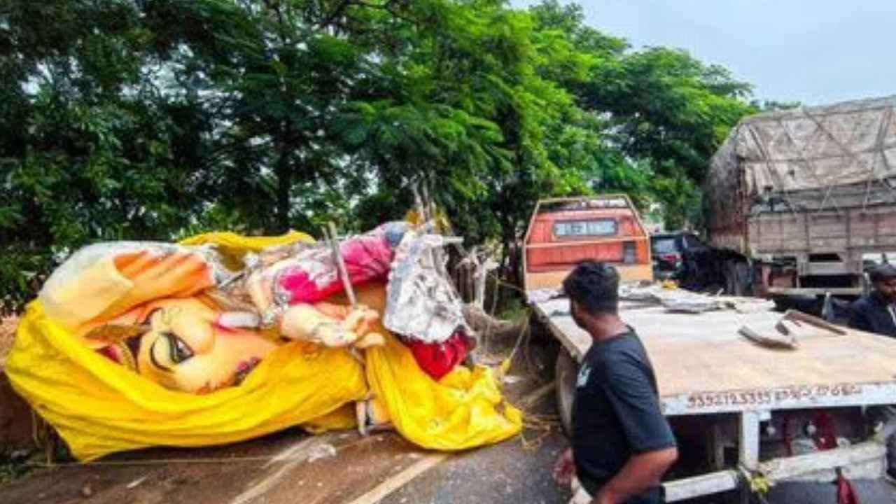 Massive Ganesha Idol Damaged After Lorry Rams At Gajwel Ring Road