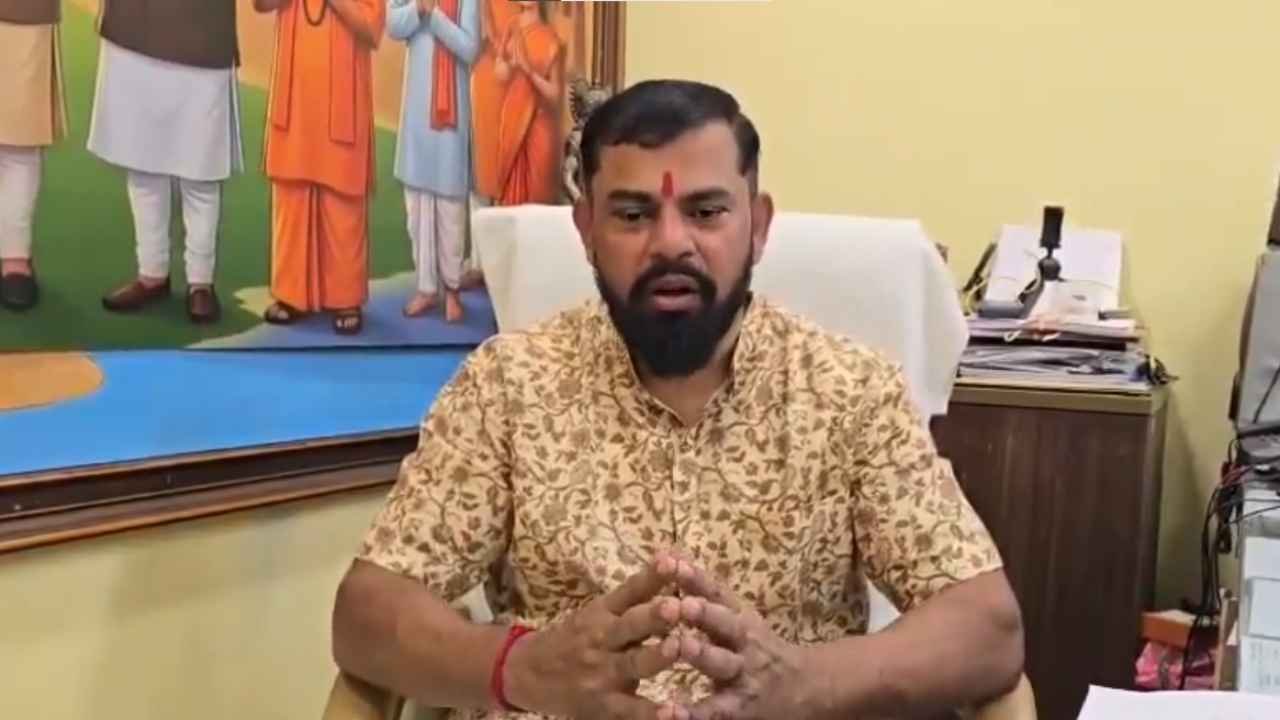 Raja Singh Links Konda Surekha Exit To Money Sharing Dispute