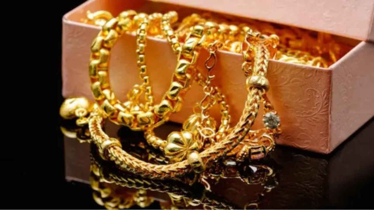Gold Prices In Hyderabad Slashed: Check Latest 22 And 24-Carat Rates