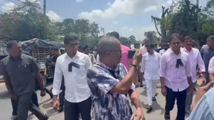 KTR, Harish Rao Condemn Arrests Of BRS MLCs Madhu And Naveen