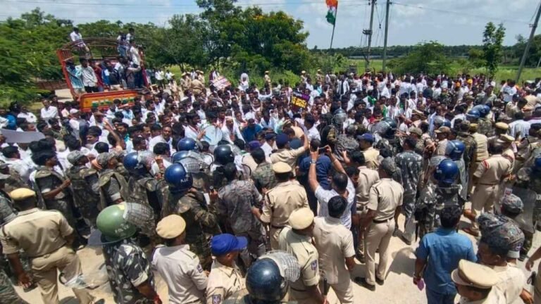 Congress SC Cell Calls For Siege Of KCR’s Erravelli Residence