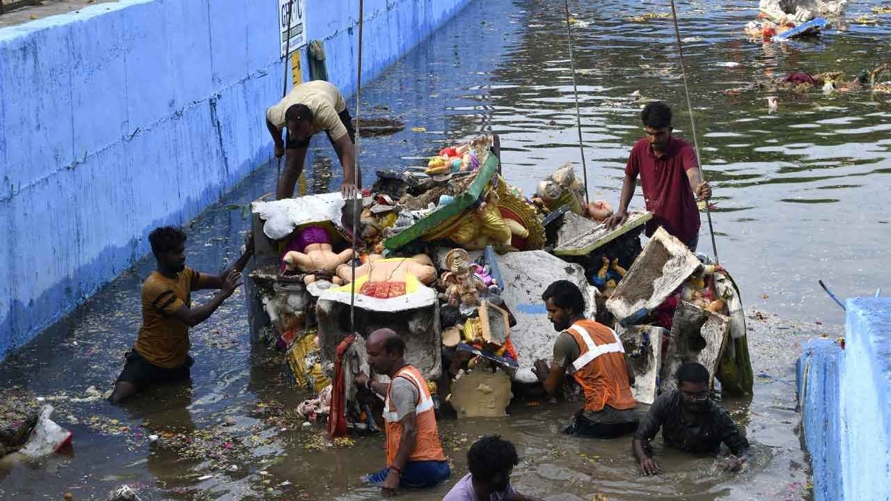 Ganesh Idol Immersion Draws Heavy Crowds In Hyderabad