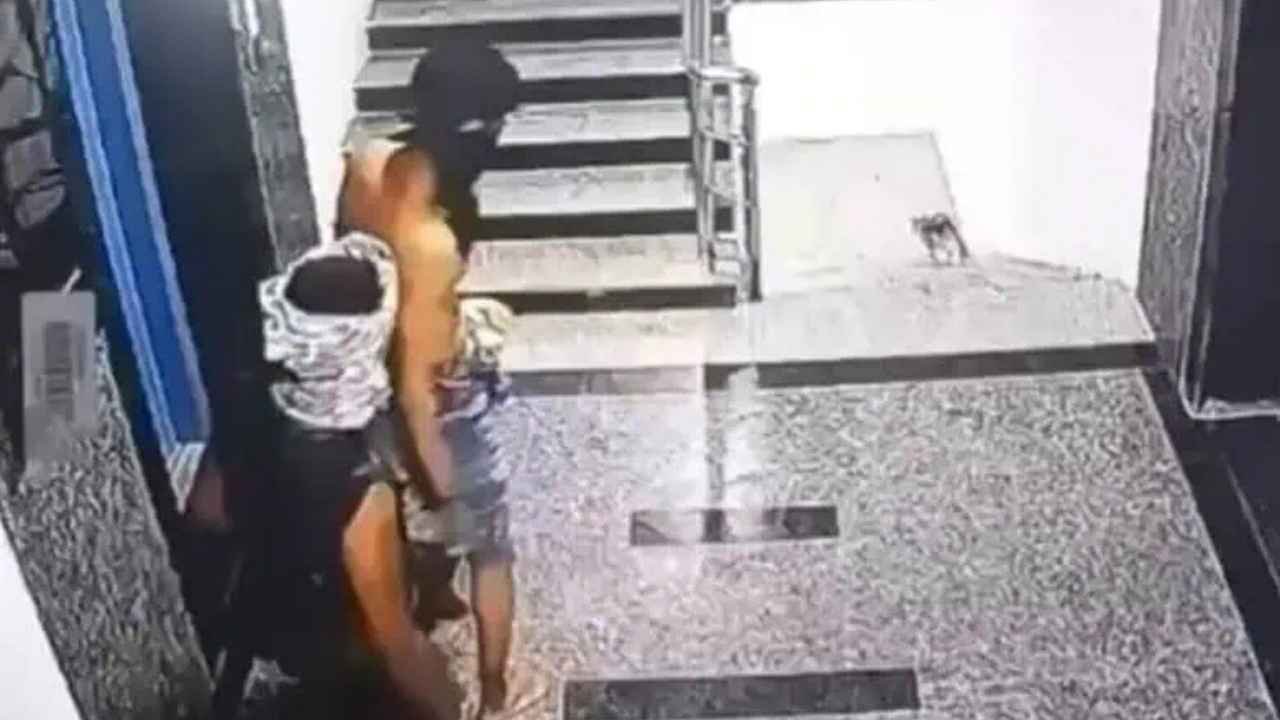 Chaddi Gang Suspects Break Into Manikonda Apartment