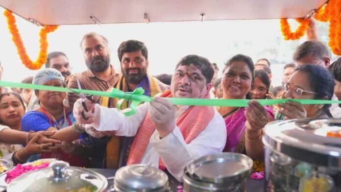 Ponnam Prabhakar Launches Indira Mahila Shakti Canteen