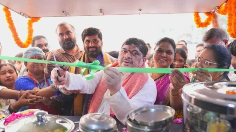 Ponnam Prabhakar Launches Indira Mahila Shakti Canteen