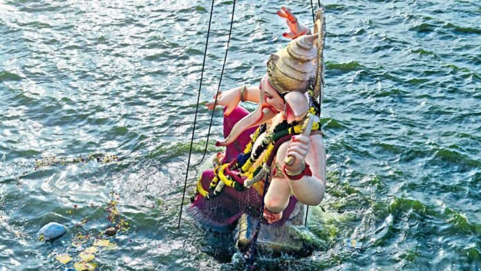 Ganesh Idol Immersions Begin At Hussain Sagar