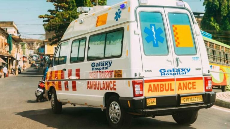Negligence Of Government Hospital Staff, Pregnant Woman Gives Birth In Ambulance