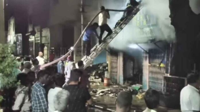 Kurnool: Alur Cloth Shop Fire, Rs 3 Crore Loss