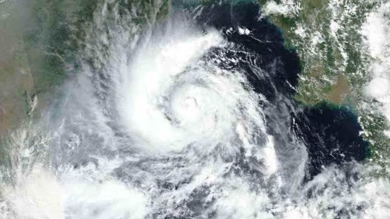 Cyclone Arnab: Andhra Landfall Near Yanam on October 28