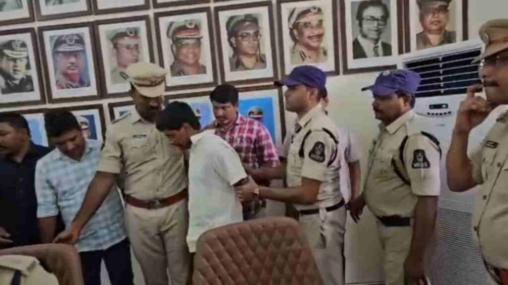 Hyderabad Honey-Trap Case: Rs. 25.16 Lakh Alleged Fraud, Youth held | www.indtoday.com Hyderabad Honey-Trap Case: Rs. 25.16 Lakh Alleged Fraud, Youth held