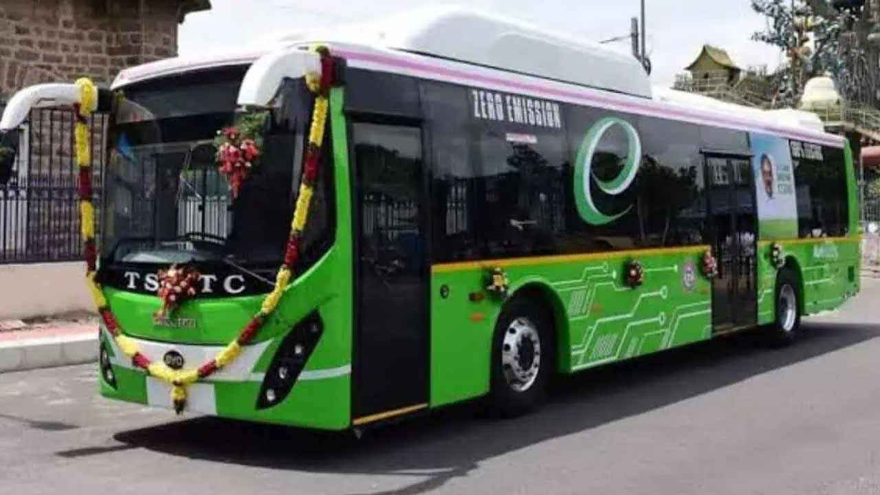 Hyderabad Airport Pushpak Bus Fares Cut By Up To 40%