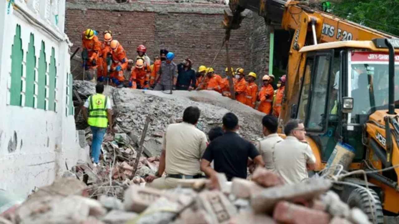 Delhi Building Collapse: One Dead, Eight People Rescued