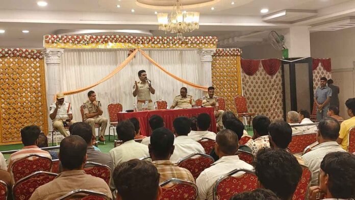 Kulsumpura Police Hold Peace Meeting Ahead Of Dussehra