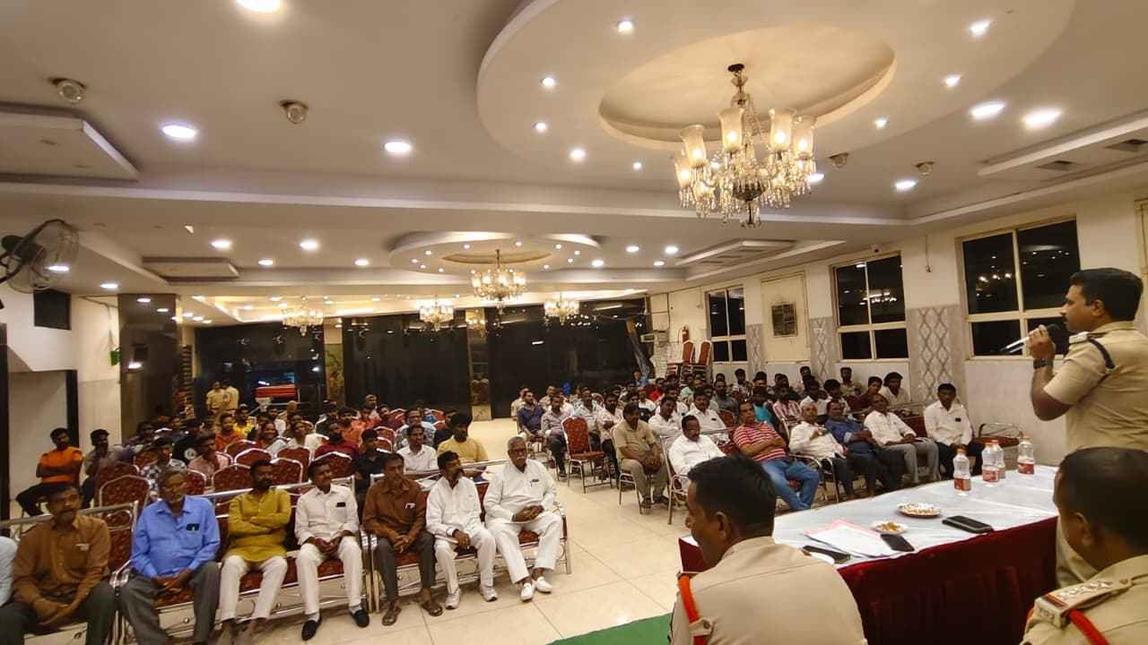 Kulsumpura Police Hold Peace Meeting Ahead Of Dussehra