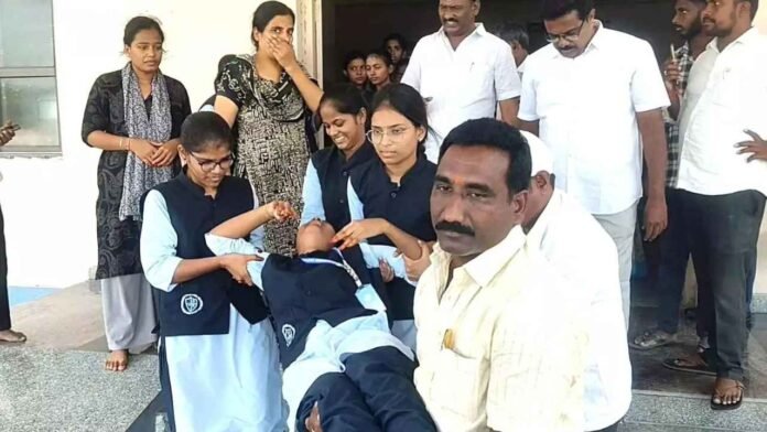 Wanaparthy Food Poisoning: Around 25 Students Fall Ill At Girls Hostel