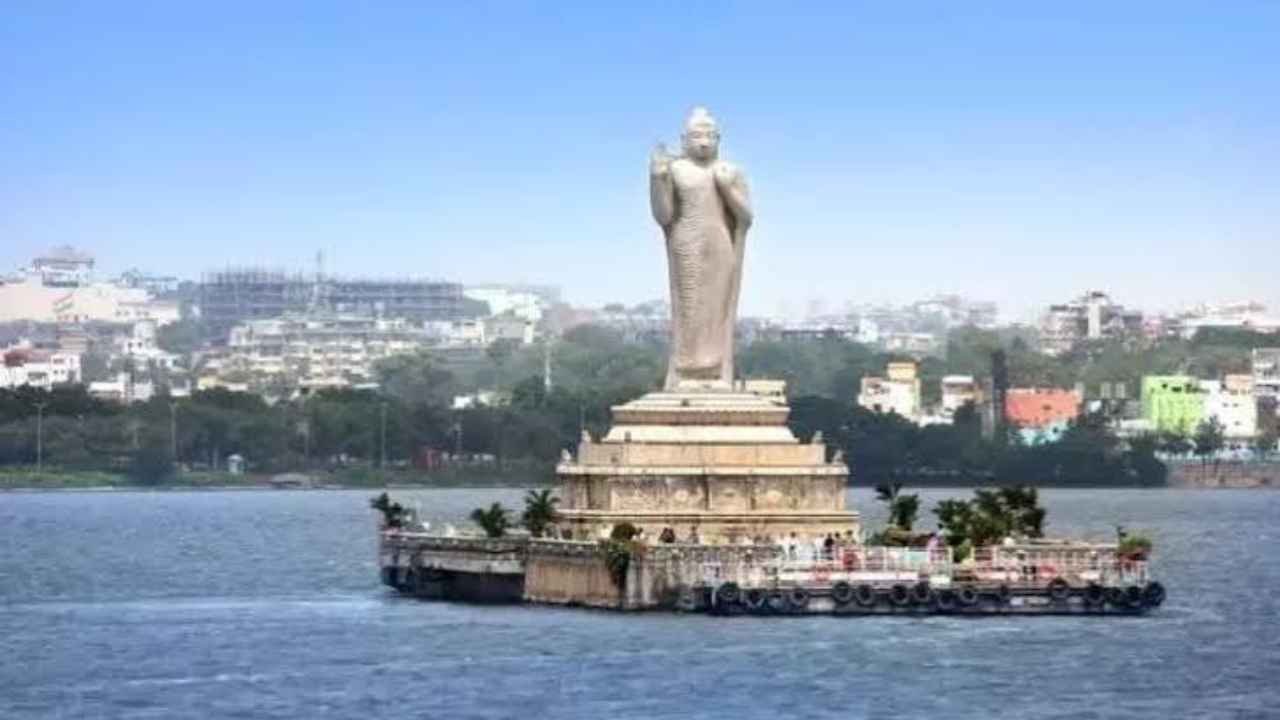 Hussain Sagar Child Rescue: Auto Driver Saves Girl