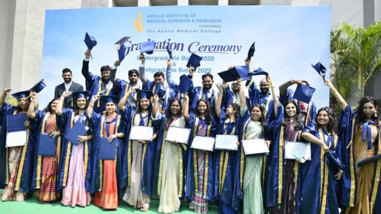 Apollo Medical College Hyderabad Awards Degrees To 141 Graduates