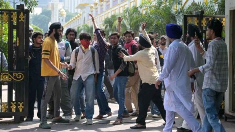 CJP Protesters Detained Near Bangla Sahib Gurdwara in Delhi