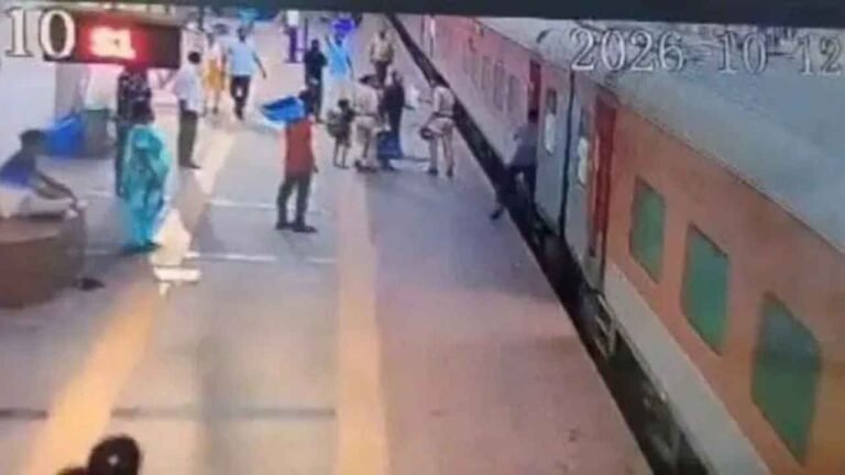 Hyderabad Railway Station: RPF Constable Saves Passenger In Kacheguda